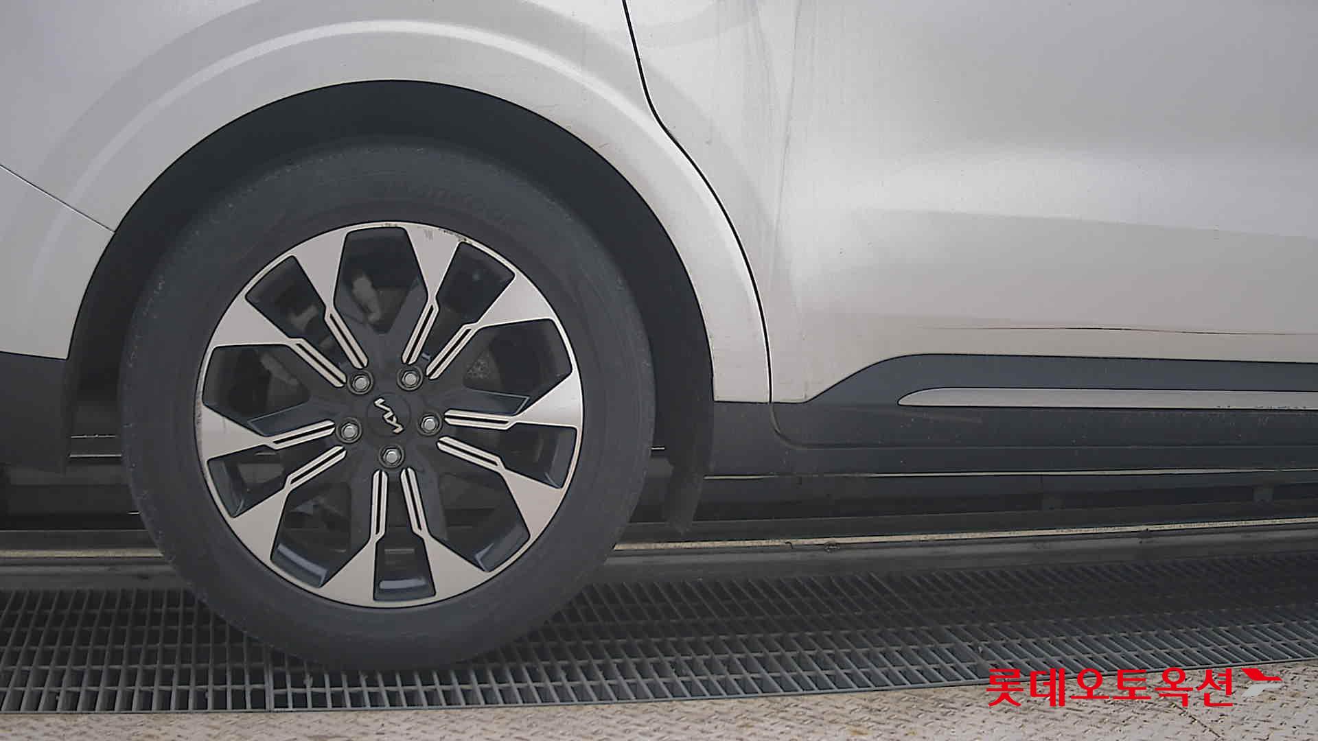 2022 - kia carnival