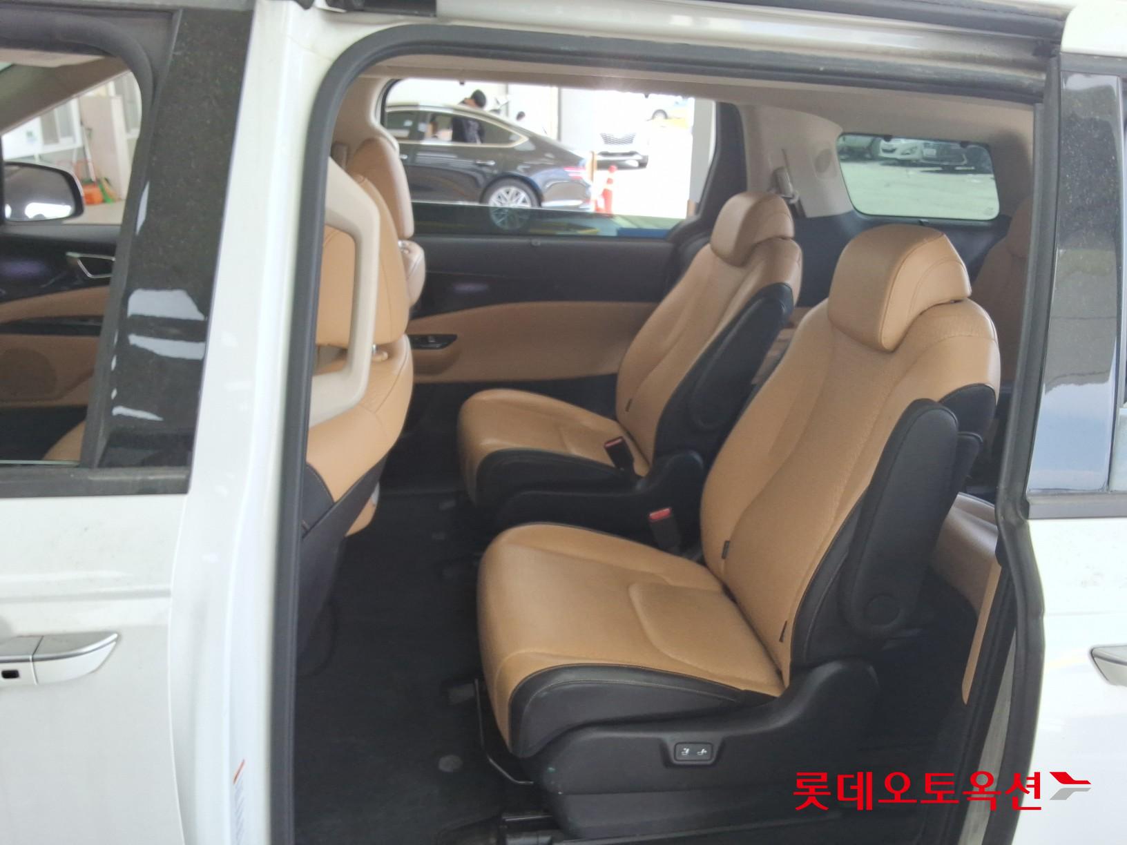 2022 - kia carnival
