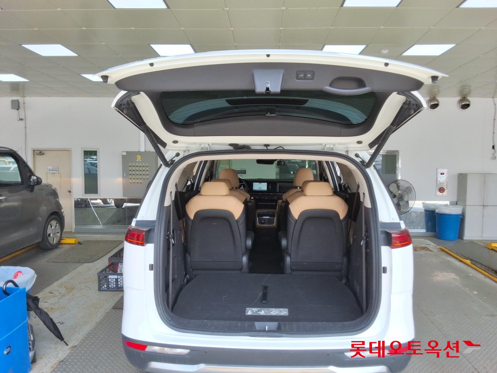 2022 - kia carnival