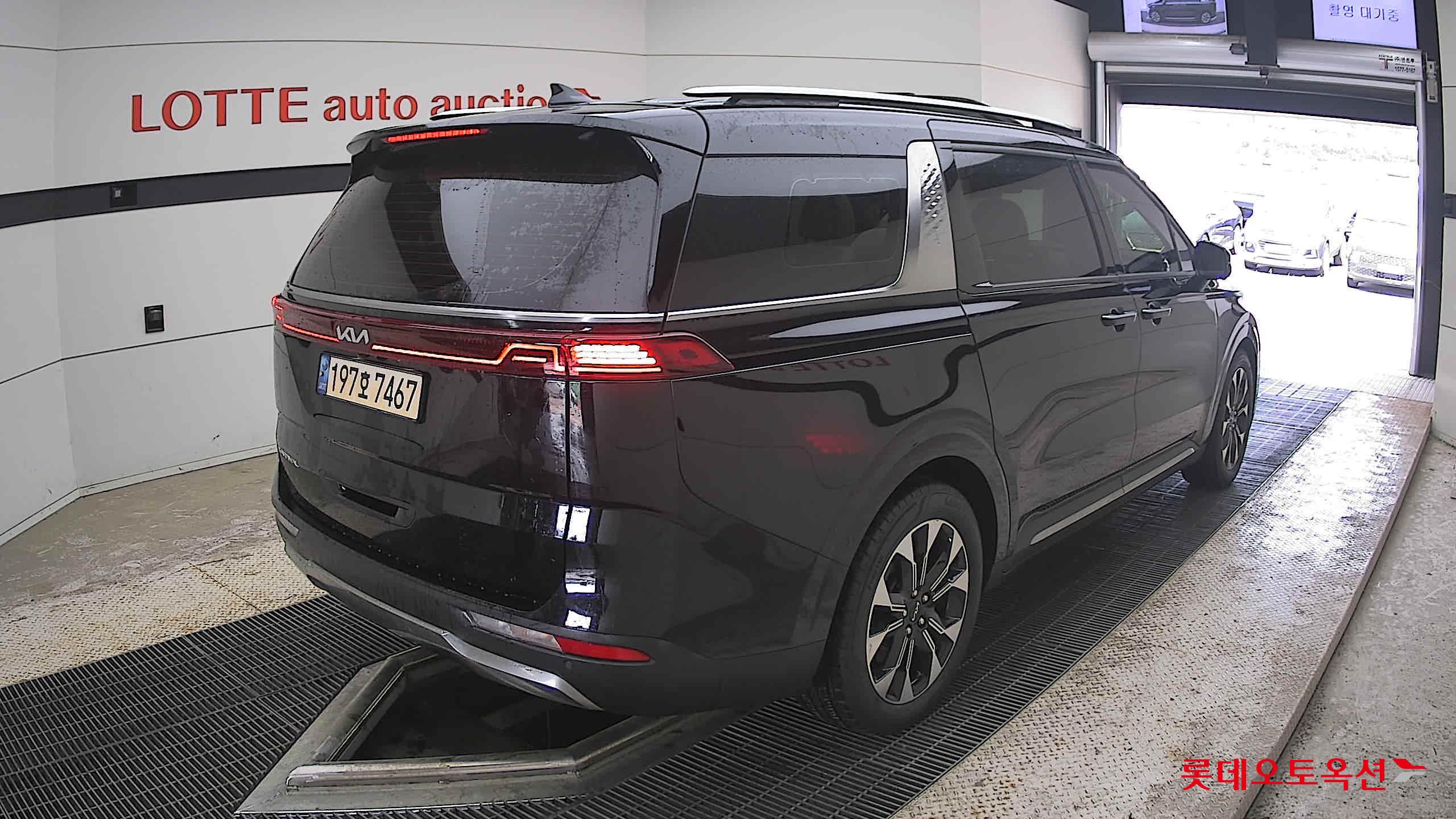 2022 - kia carnival