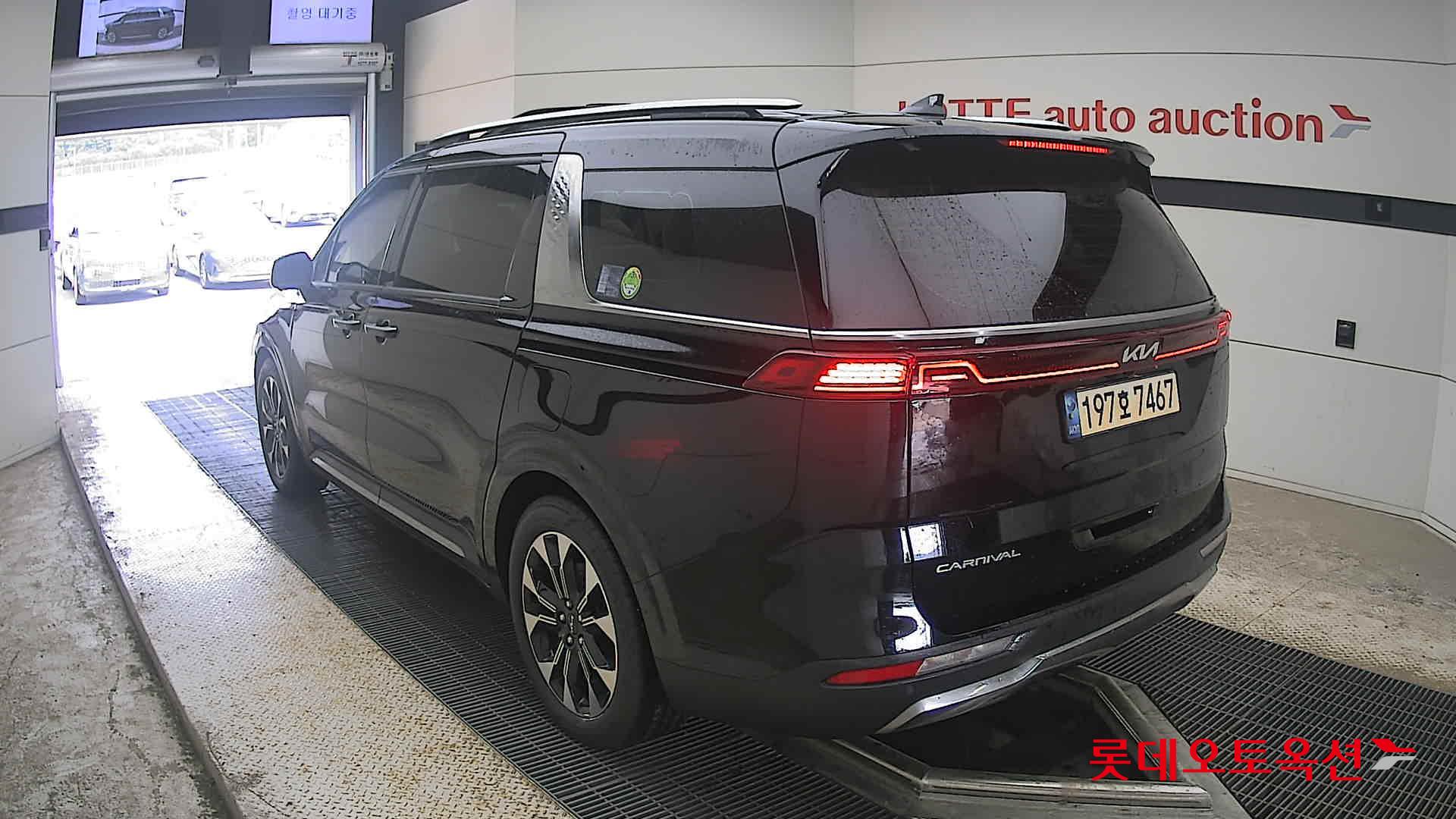 2022 - kia carnival