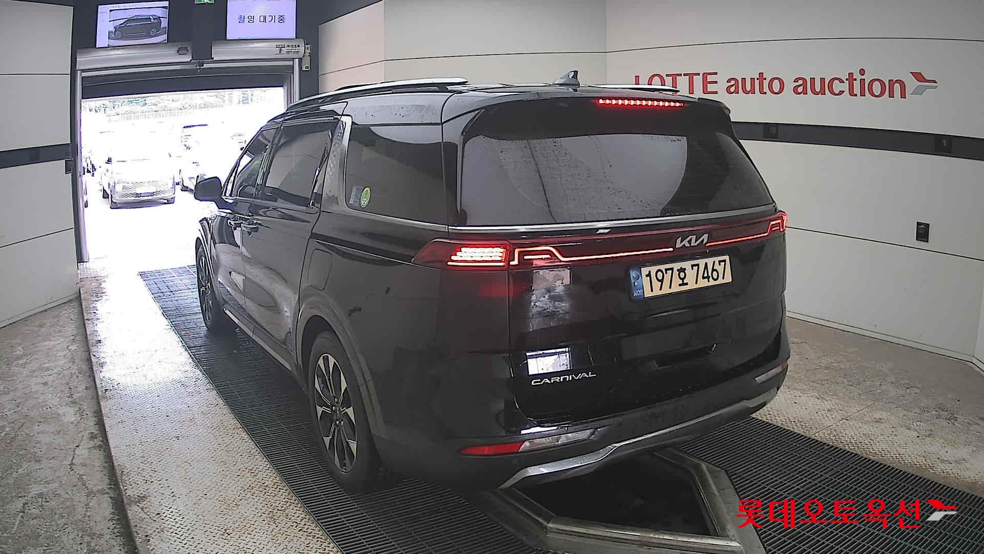2022 - kia carnival