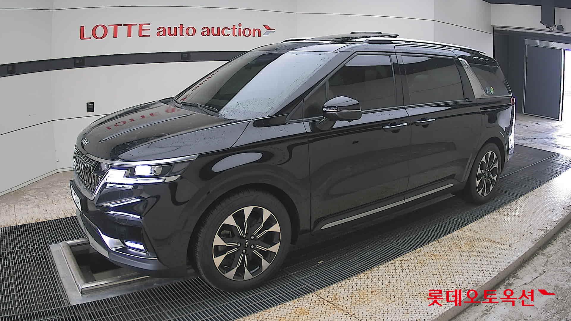 2022 - kia carnival