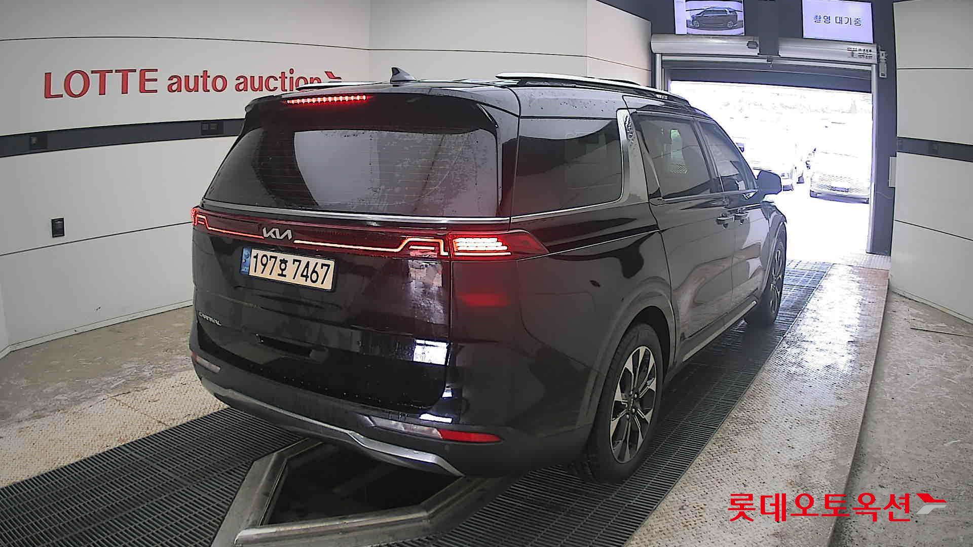 2022 - kia carnival