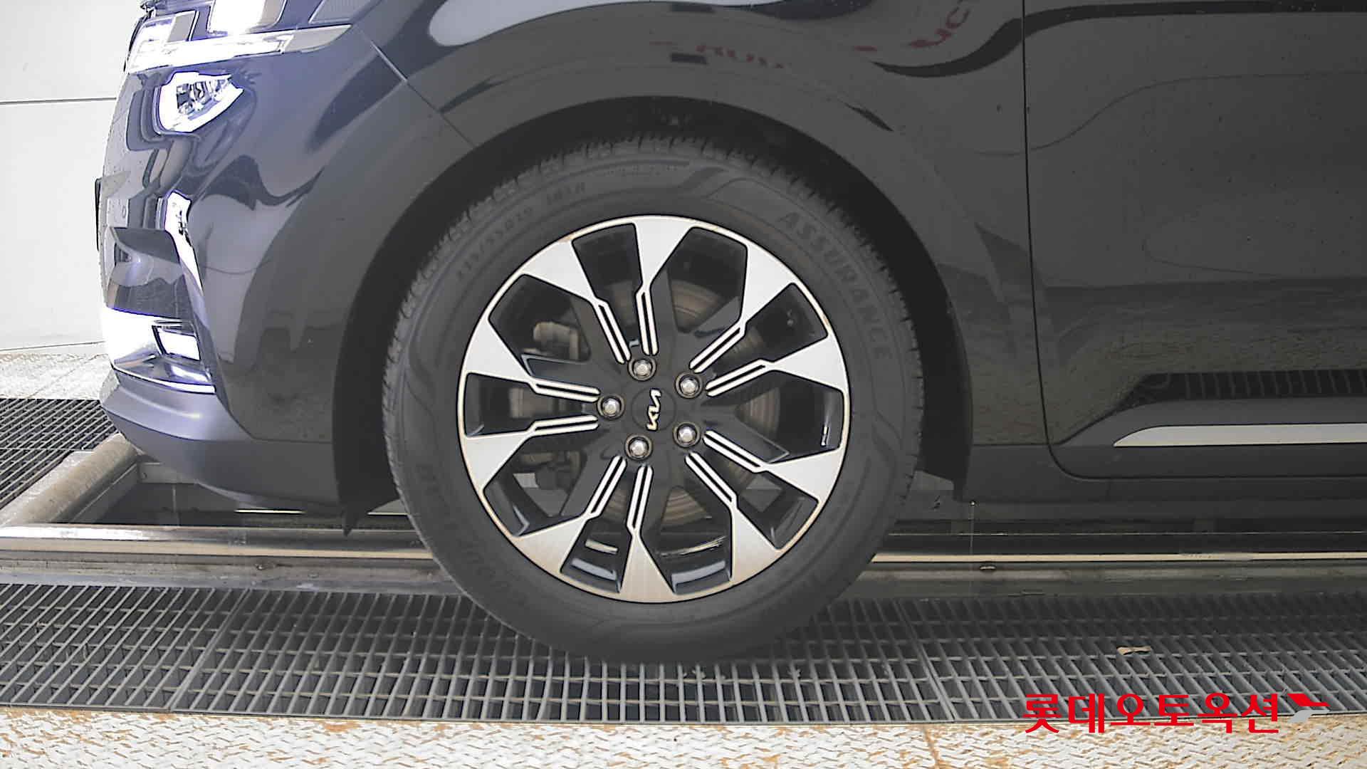 2022 - kia carnival