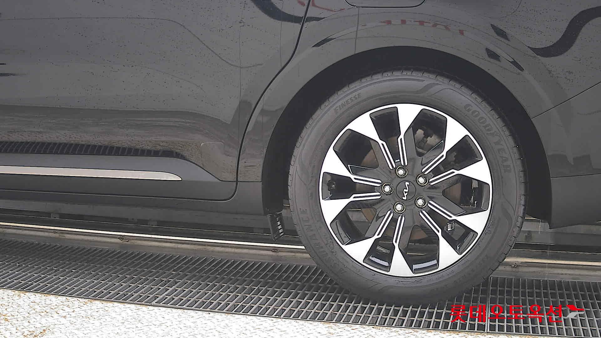 2022 - kia carnival