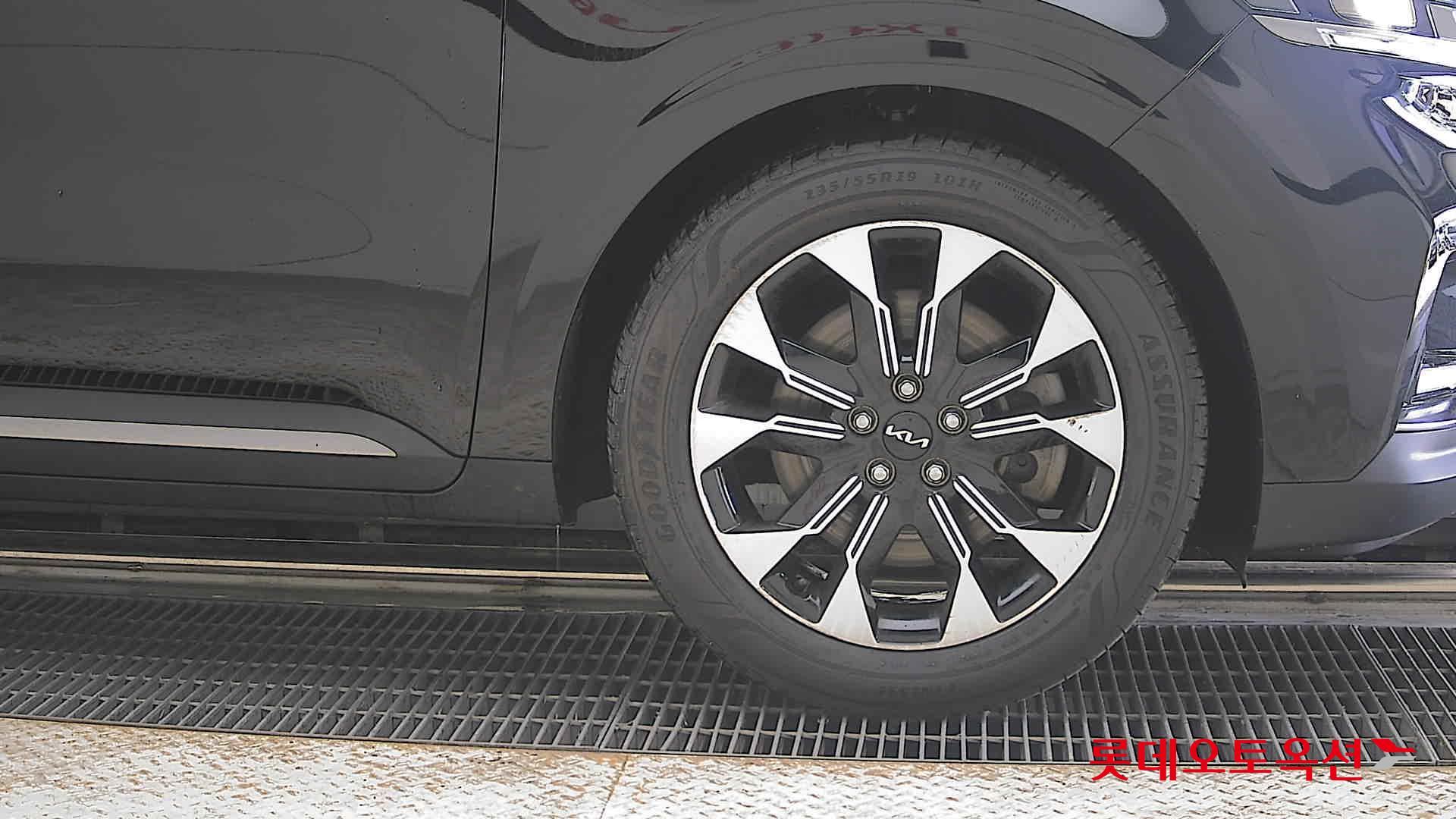 2022 - kia carnival