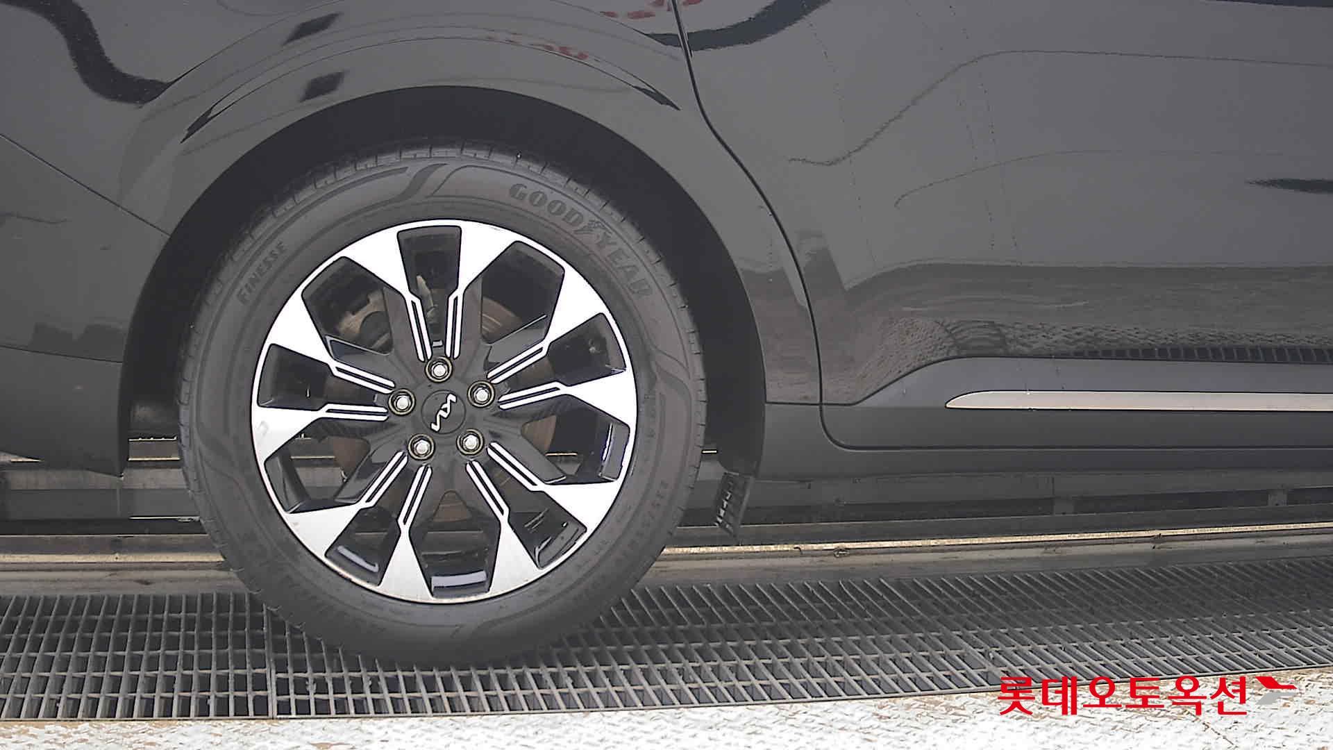 2022 - kia carnival