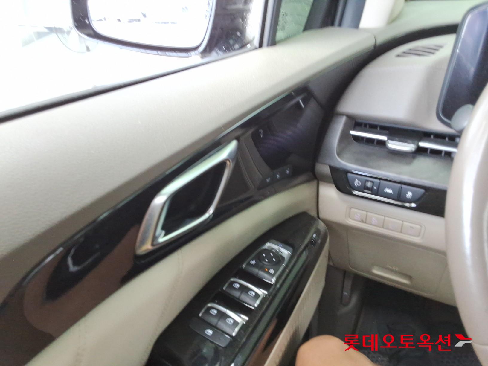 2022 - kia carnival