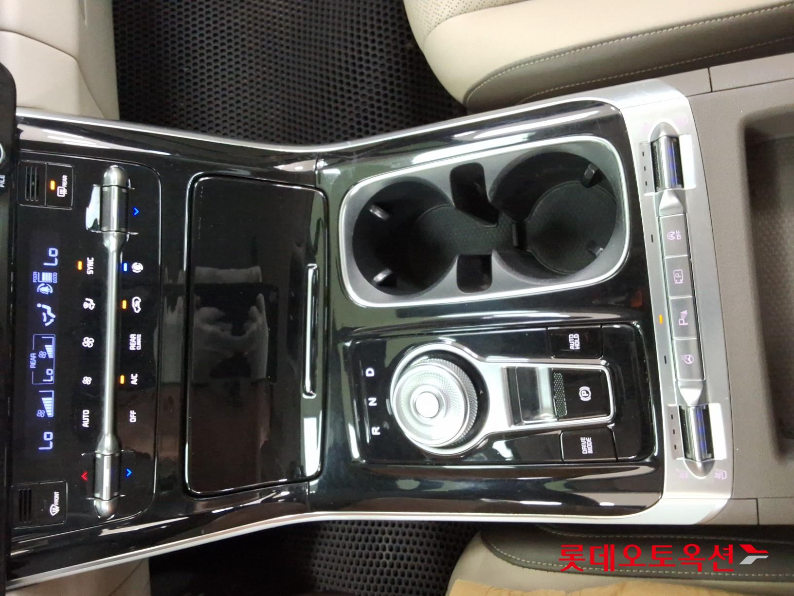 2022 - kia carnival