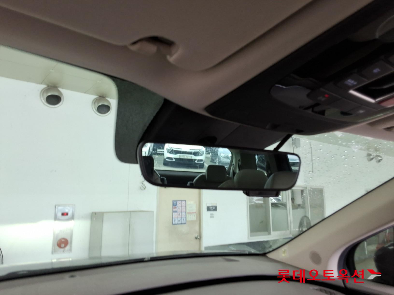 2022 - kia carnival