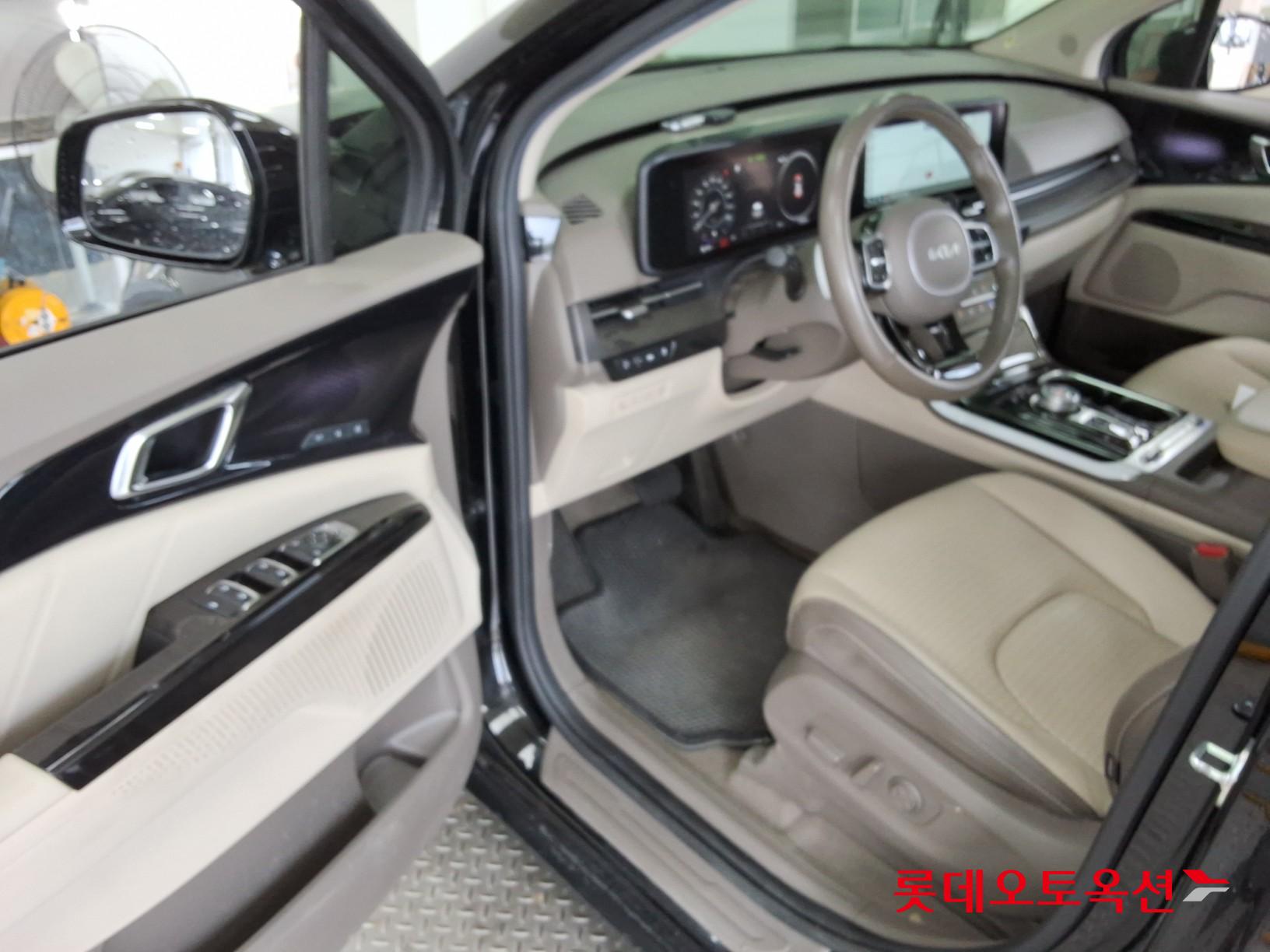 2022 - kia carnival
