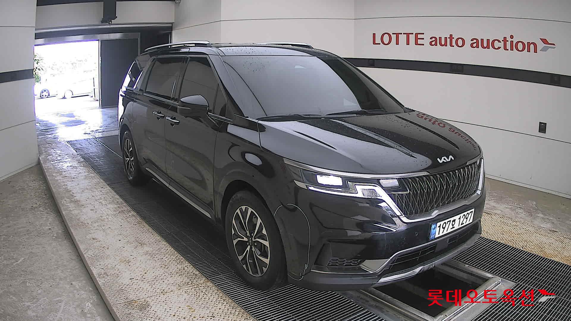 2023 - kia carnival