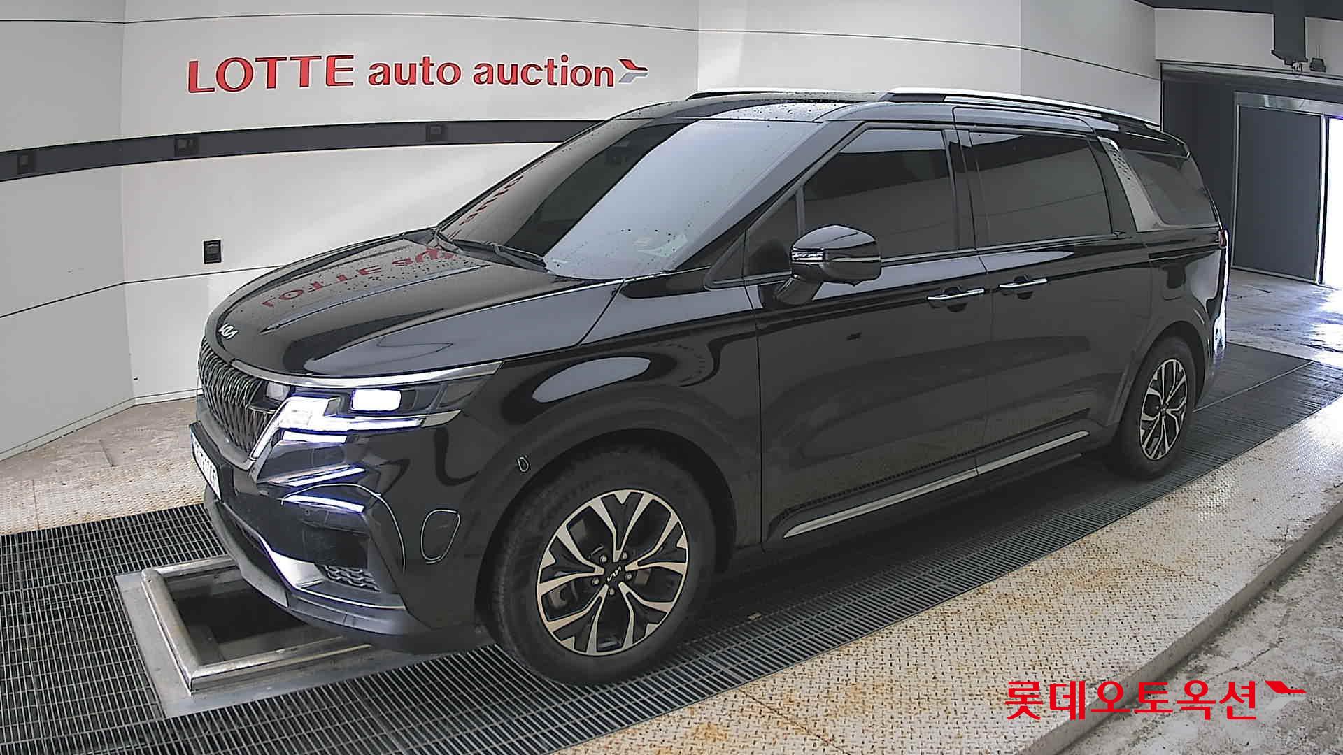 2023 - kia carnival