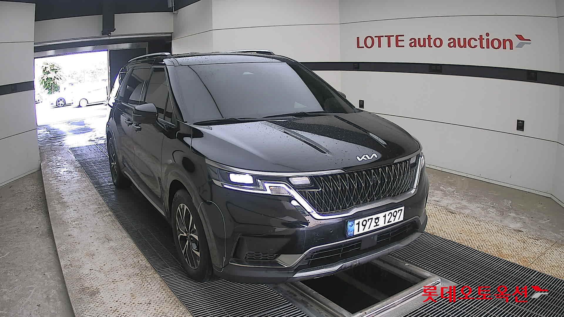 2023 - kia carnival
