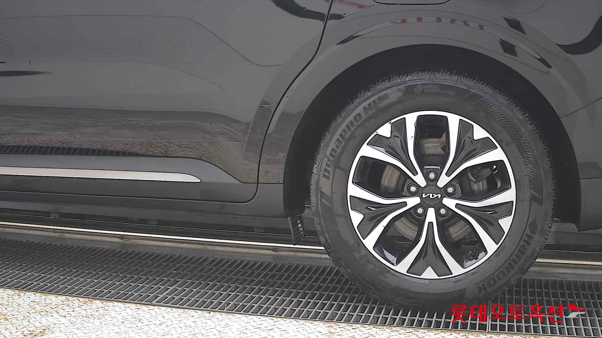 2023 - kia carnival