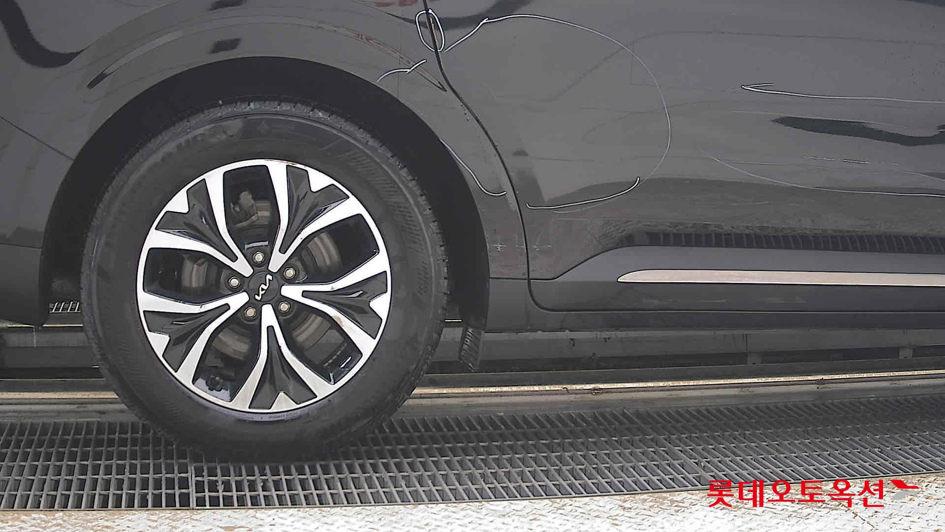 2023 - kia carnival