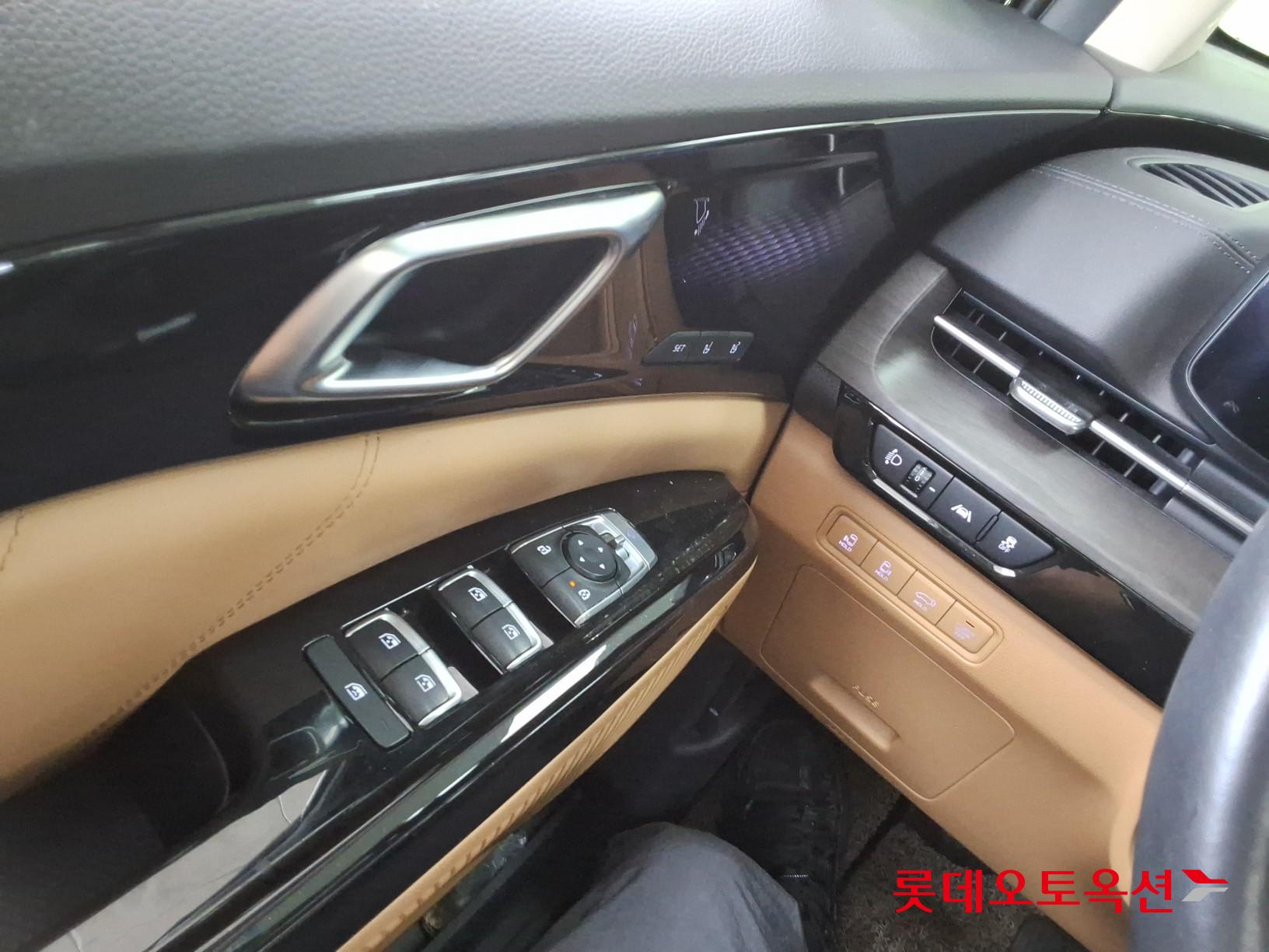 2023 - kia carnival
