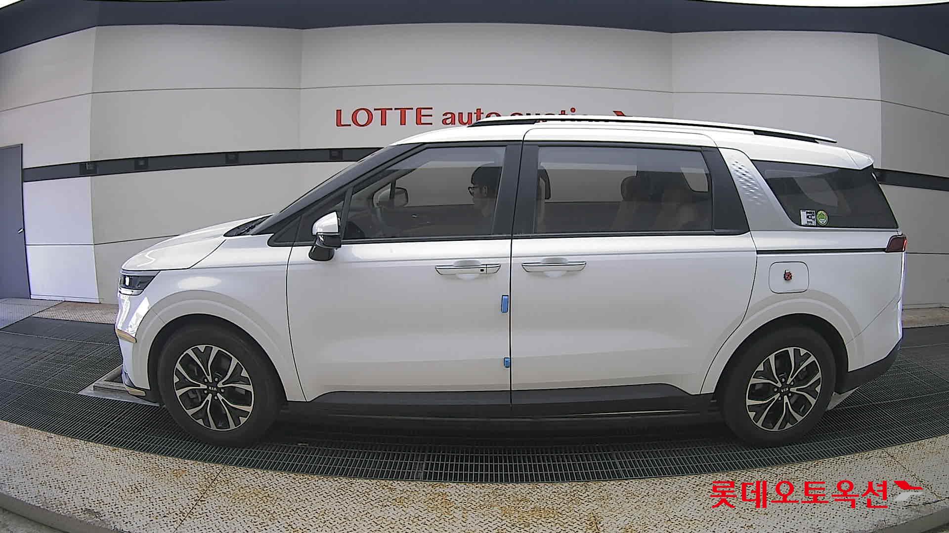 2021 - kia carnival