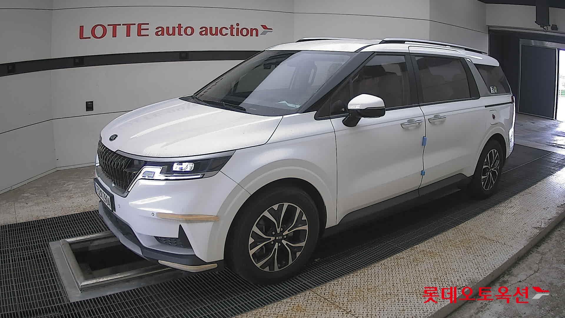 2021 - kia carnival