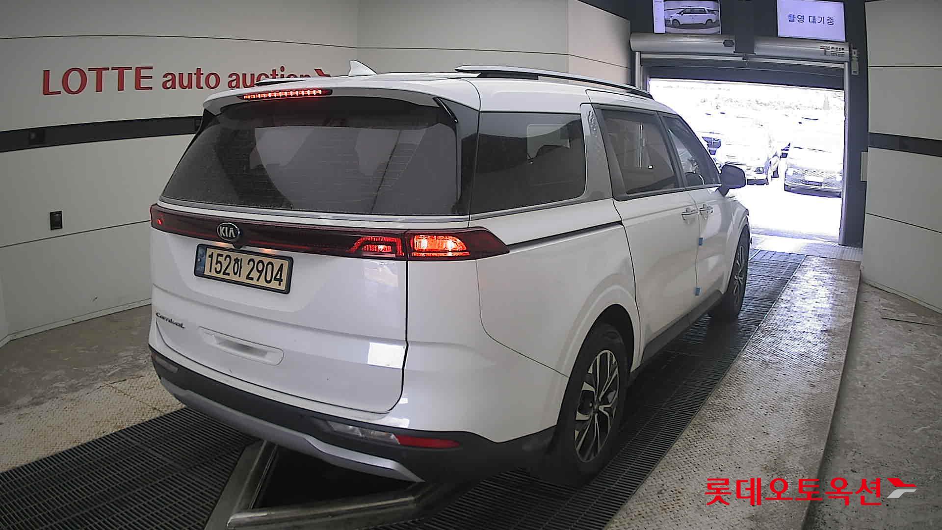 2021 - kia carnival