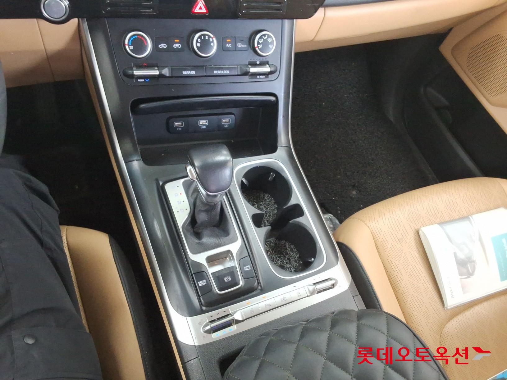 2021 - kia carnival
