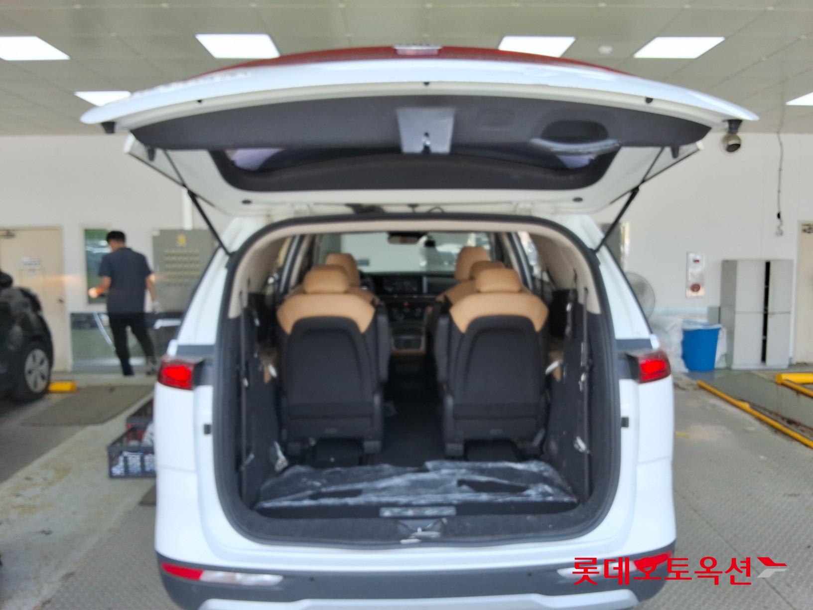 2021 - kia carnival