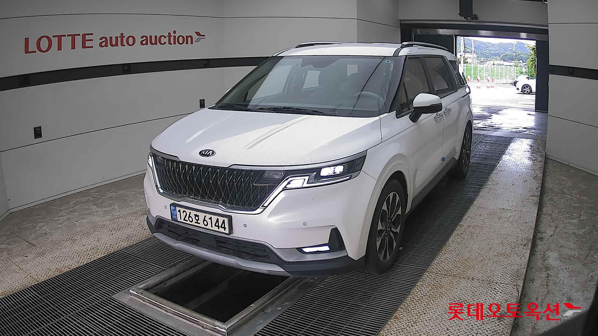 2021 - kia carnival