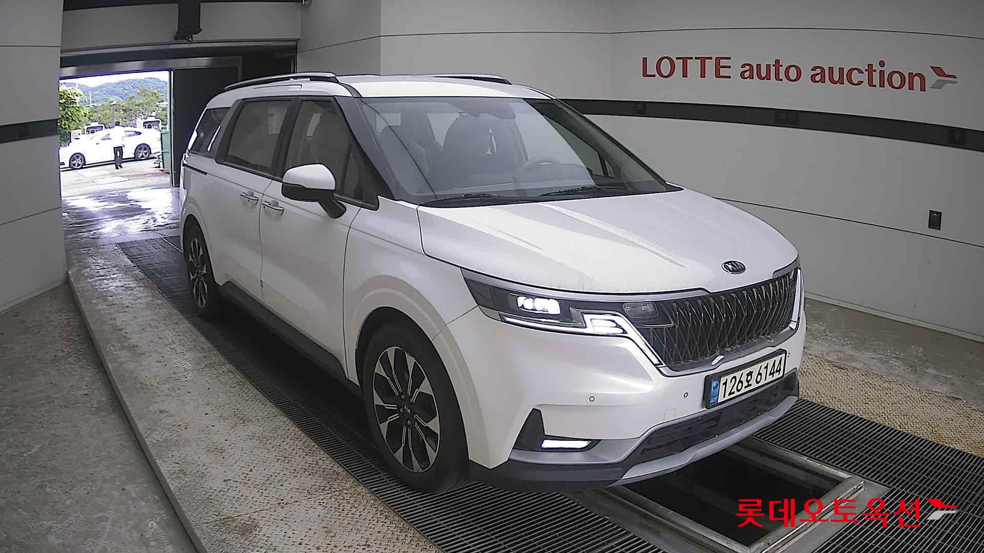 2021 - kia carnival