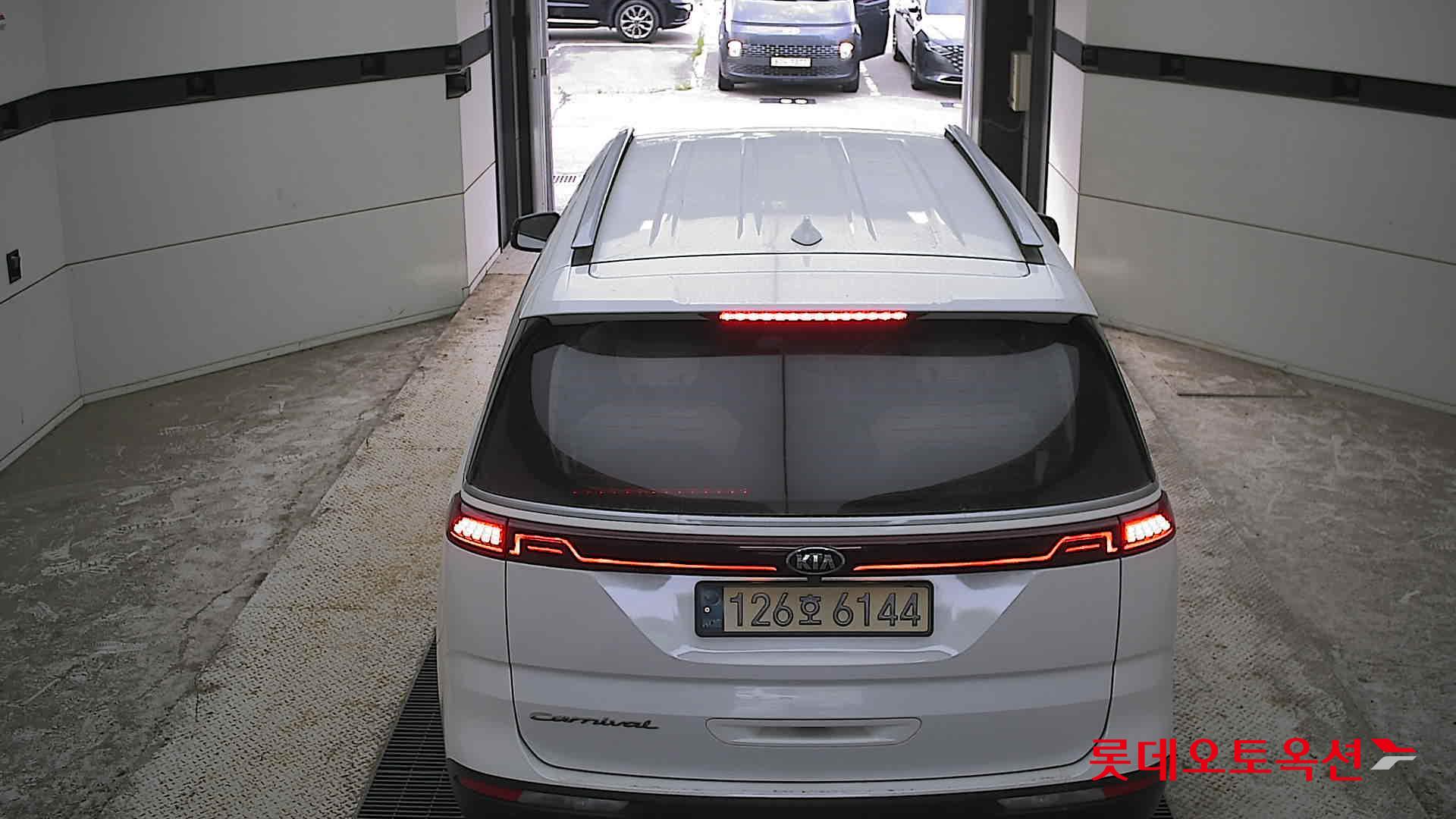 2021 - kia carnival