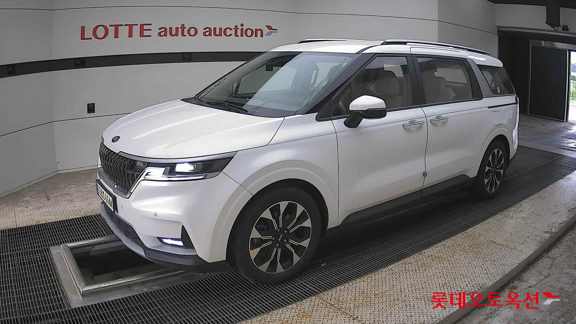 2021 - kia carnival