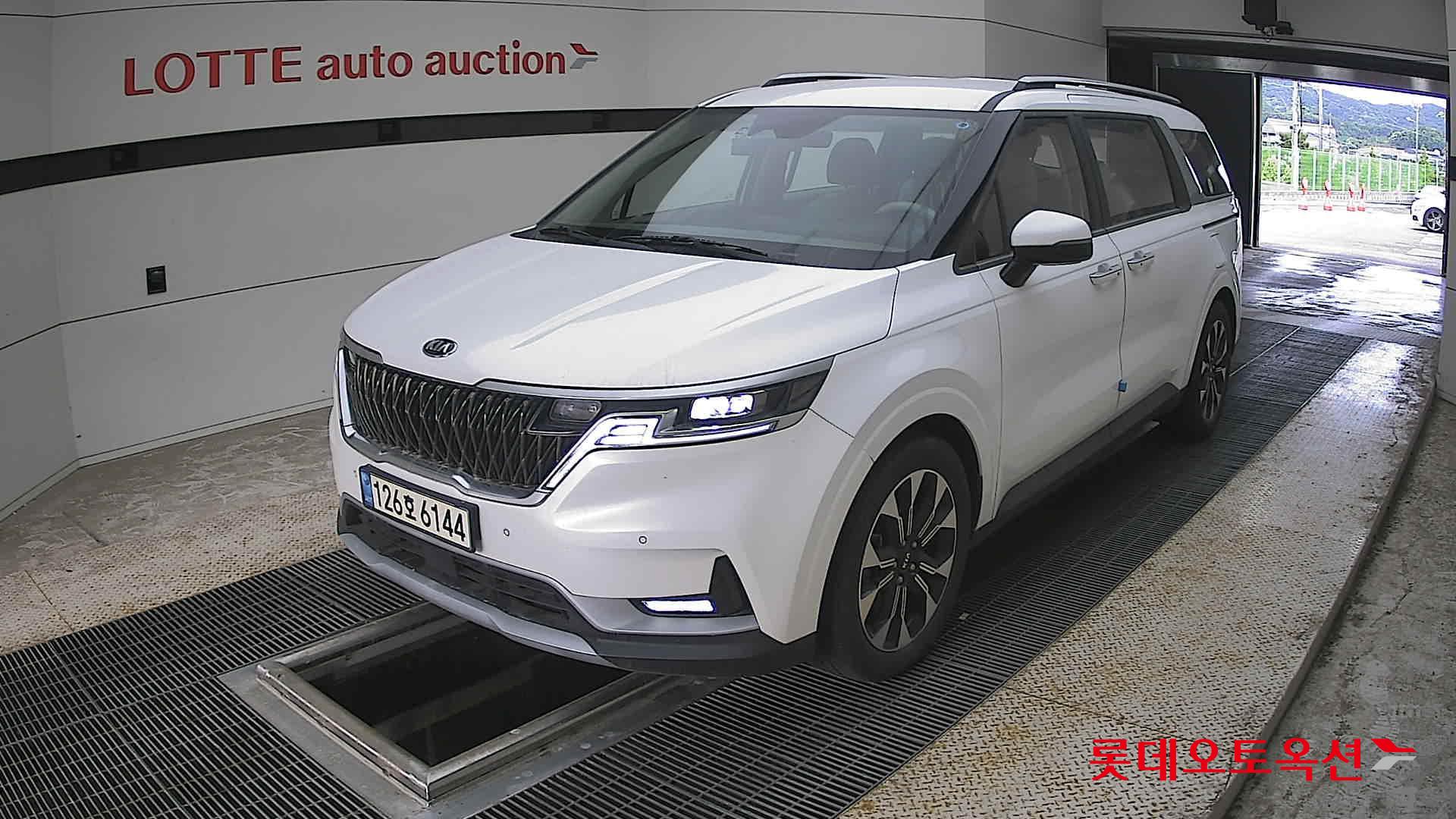 2021 - kia carnival