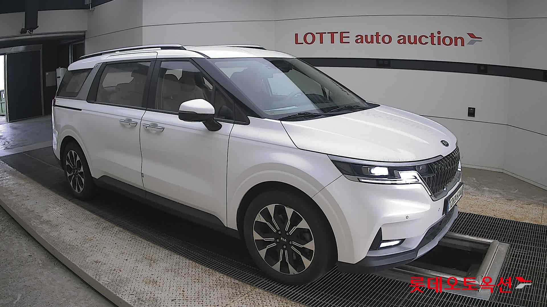 2021 - kia carnival