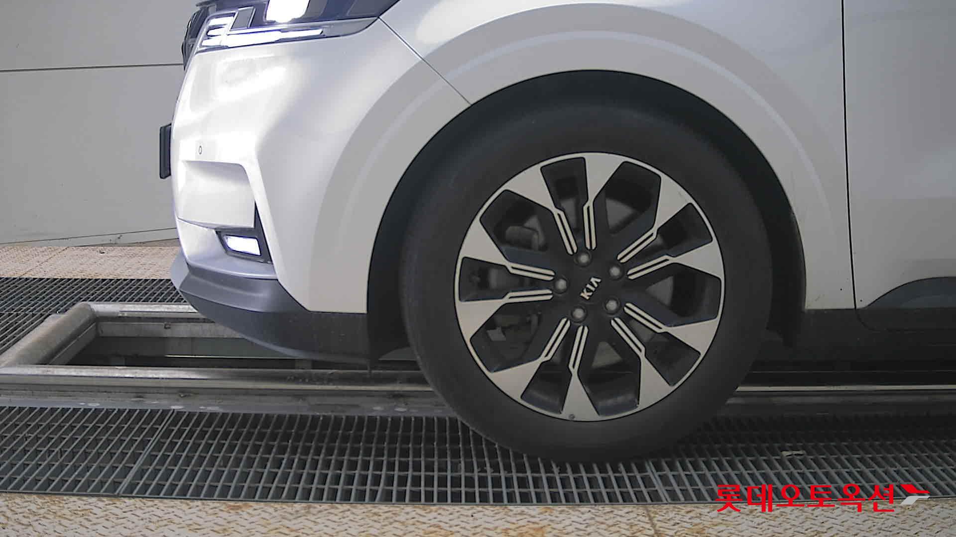 2021 - kia carnival