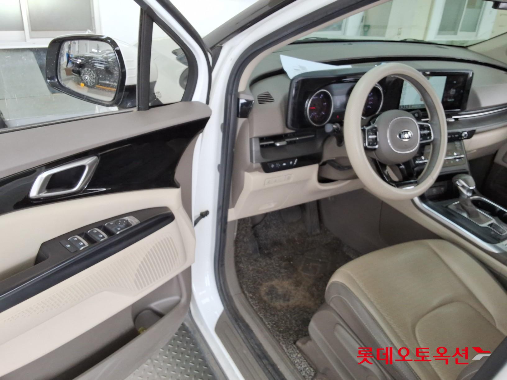2021 - kia carnival