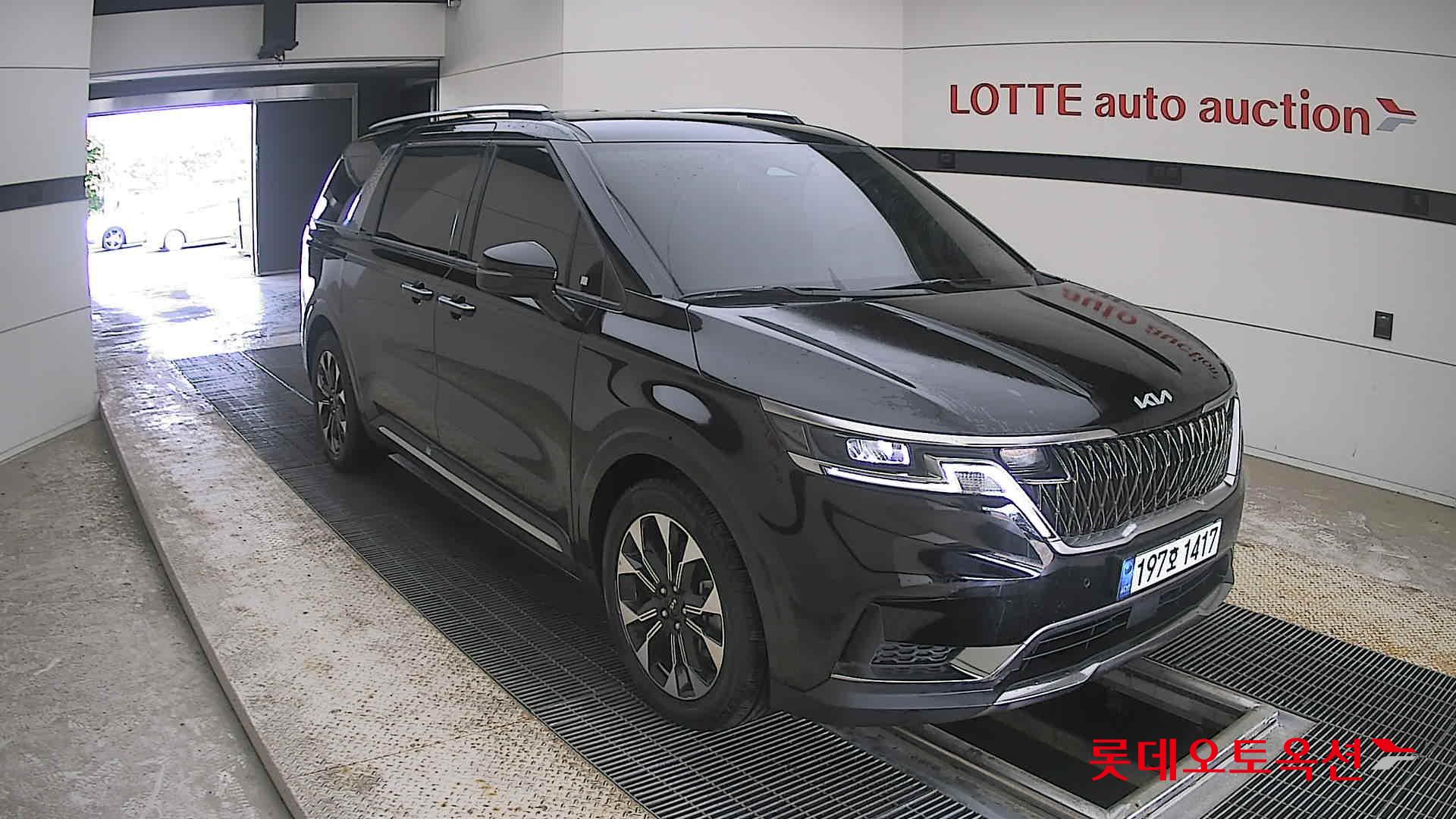 2023 - kia carnival