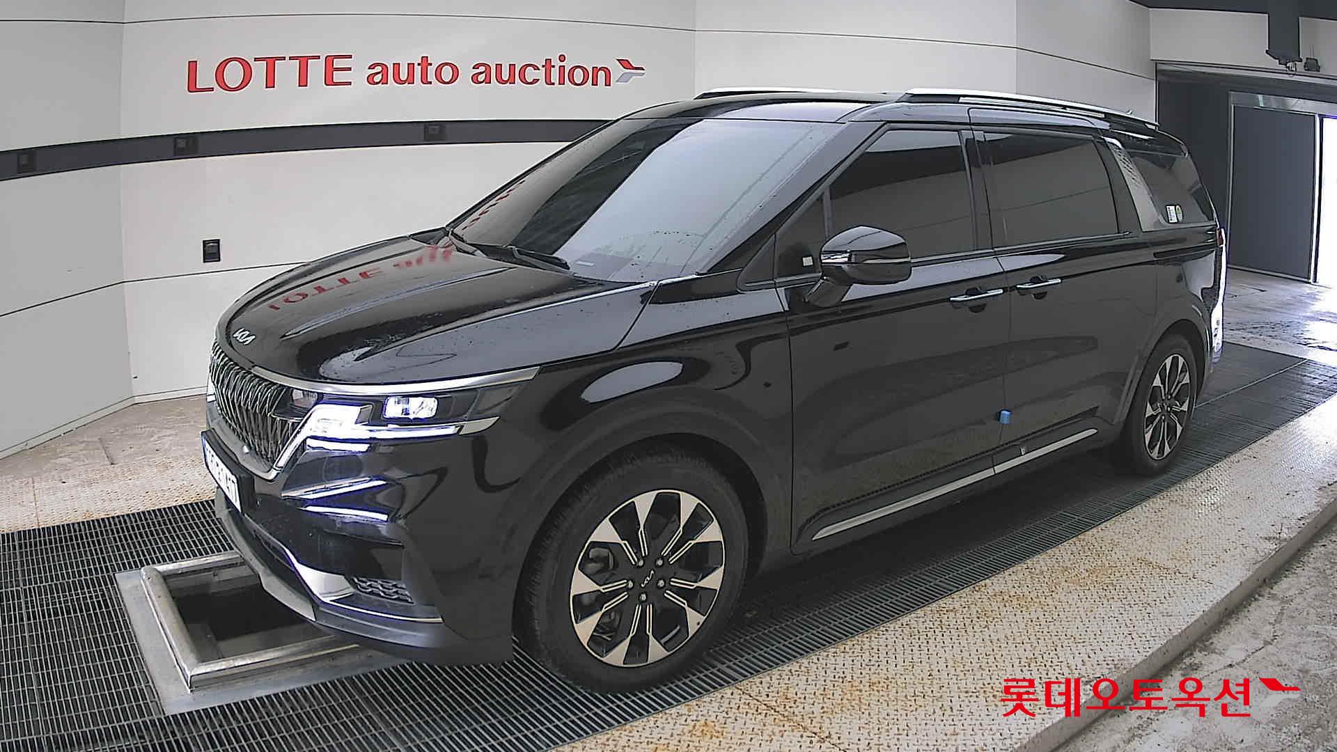 2023 - kia carnival