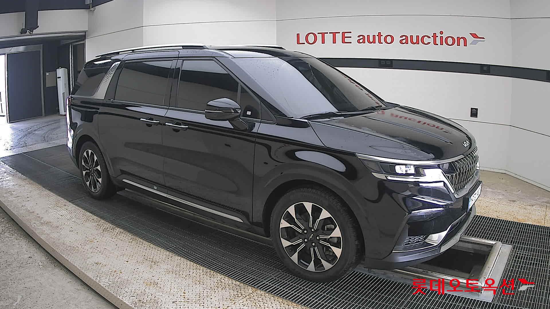 2023 - kia carnival