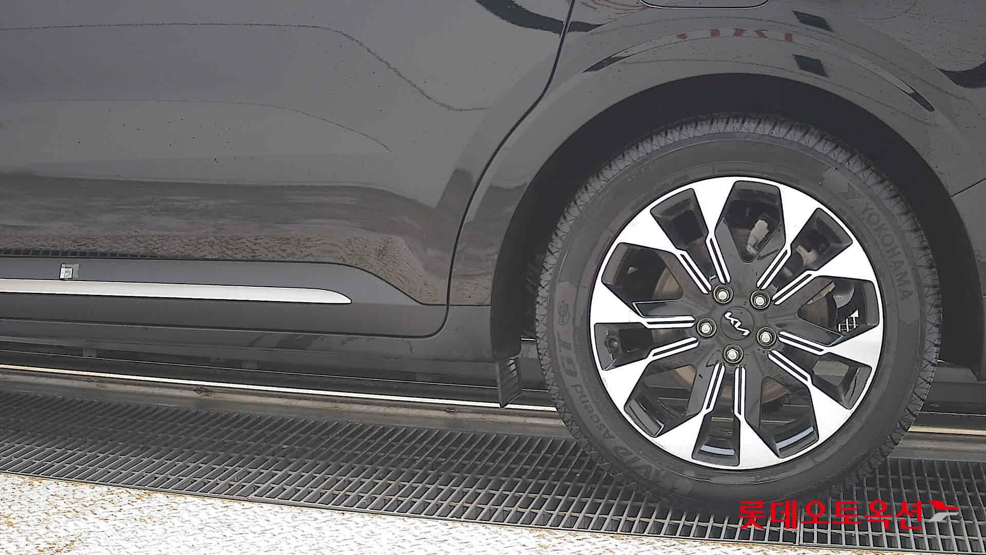 2023 - kia carnival