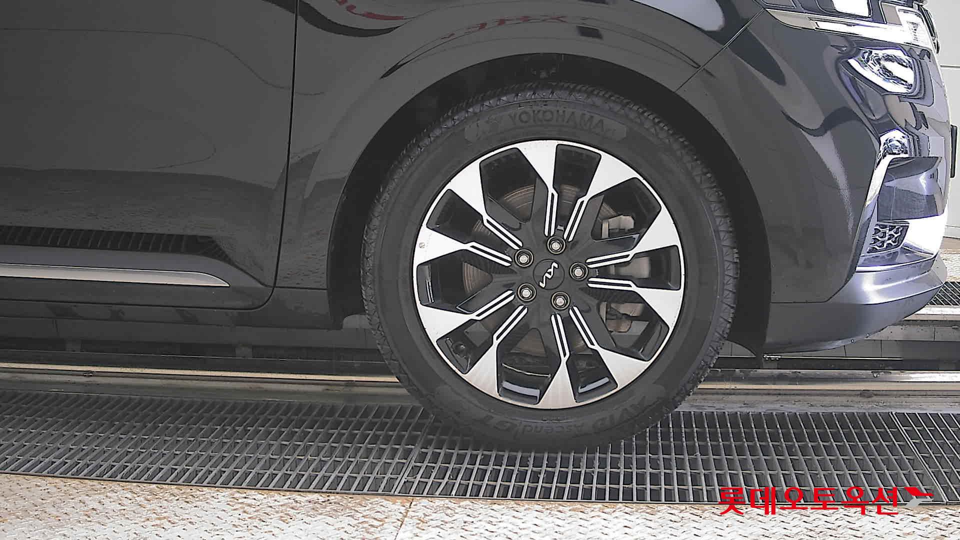 2023 - kia carnival