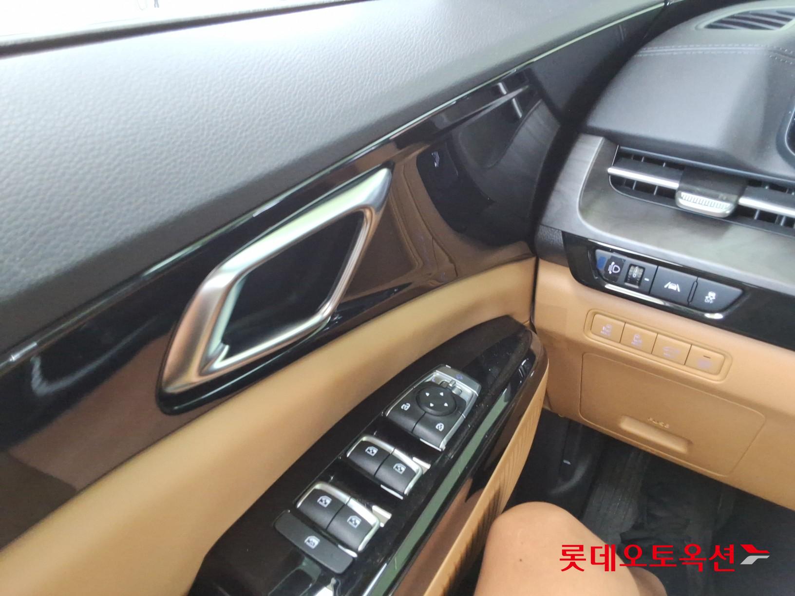 2023 - kia carnival