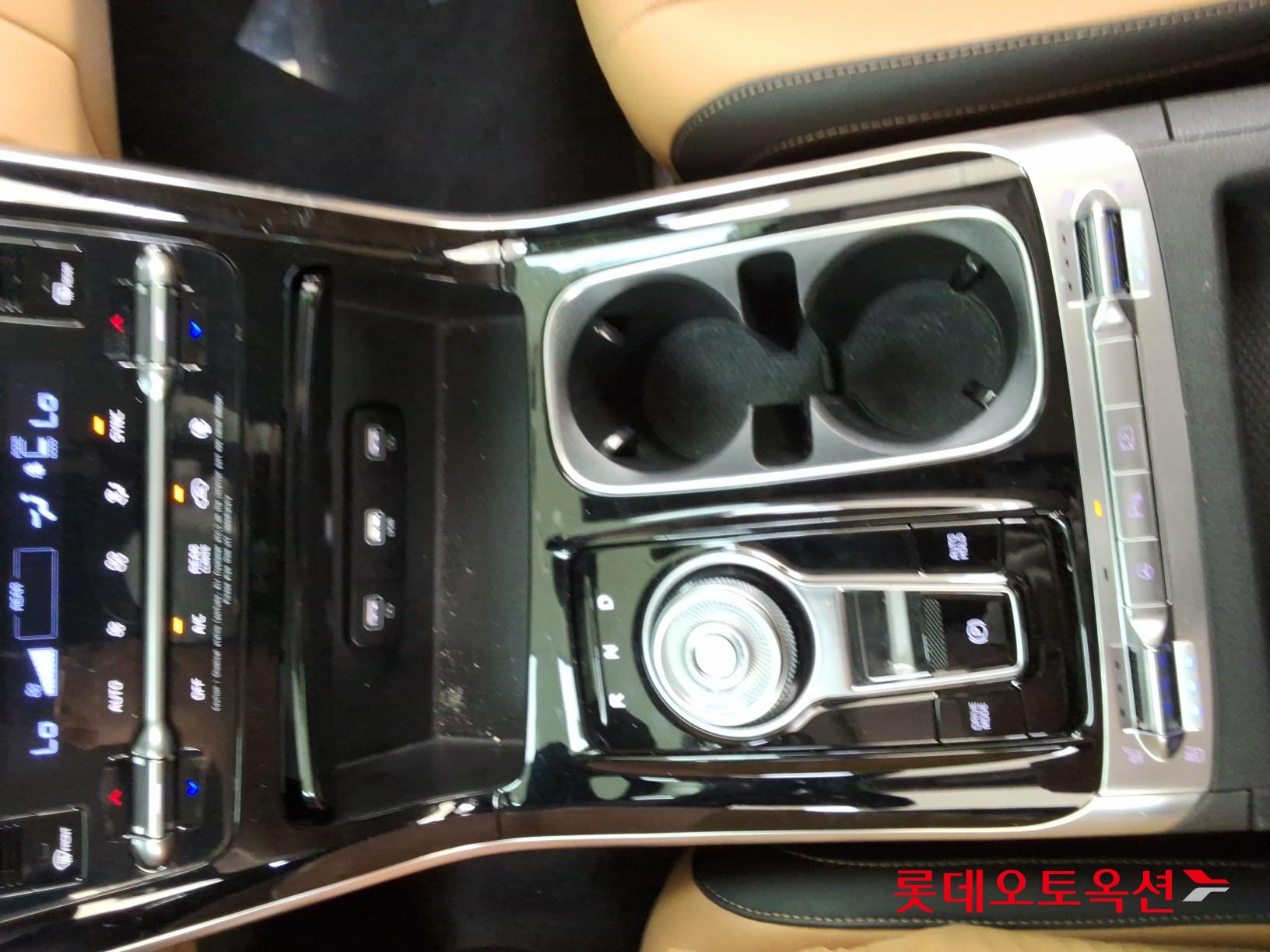 2023 - kia carnival