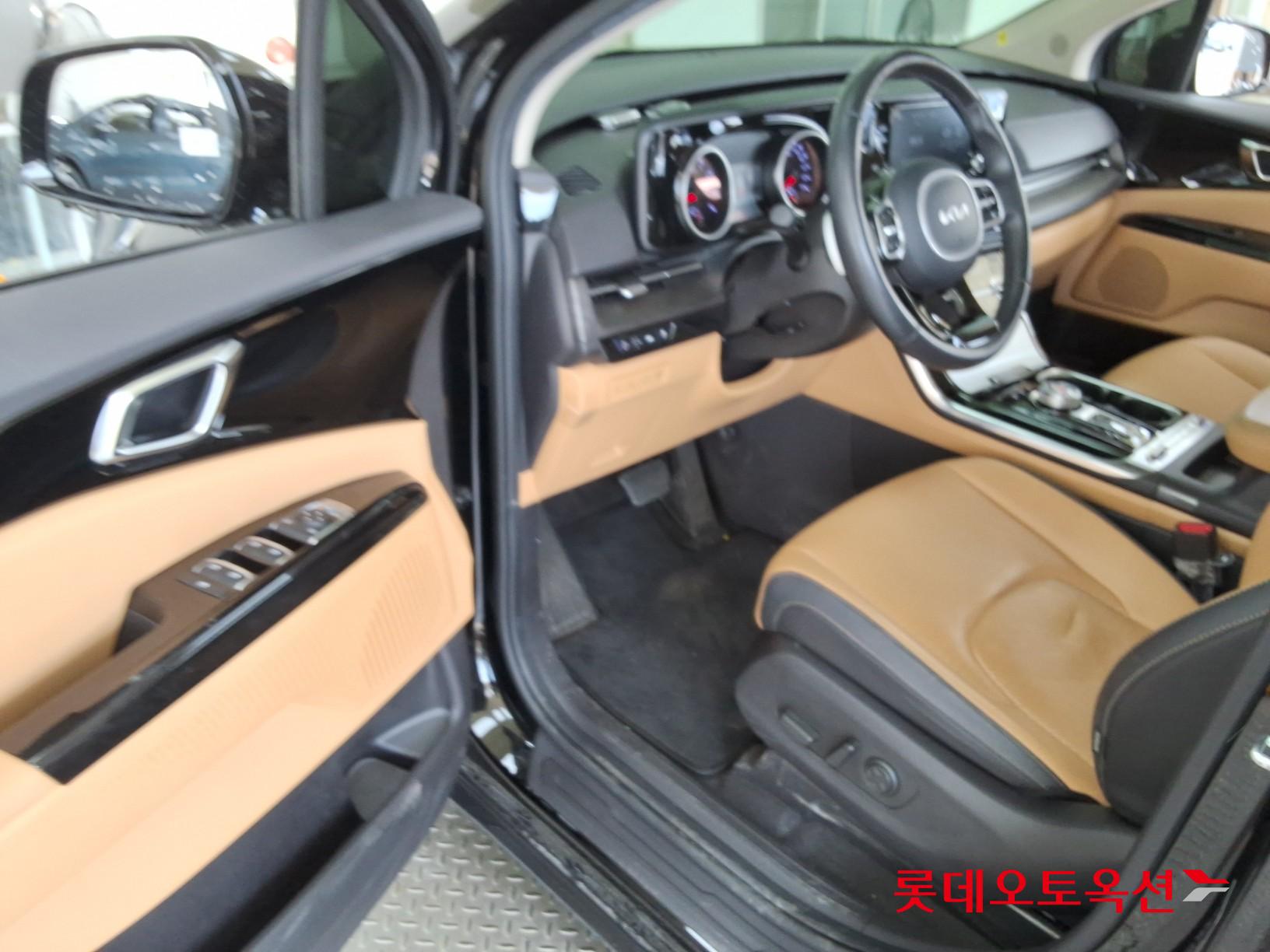 2023 - kia carnival