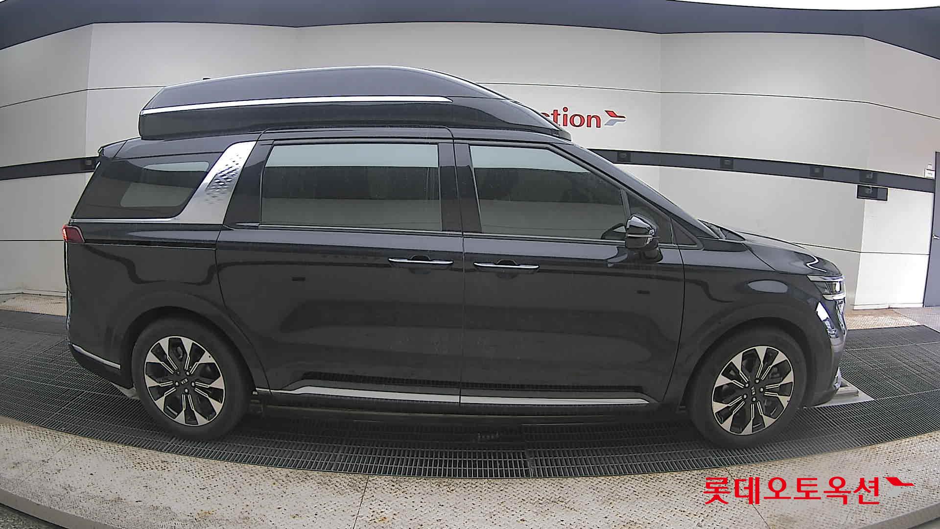2021 - kia carnival