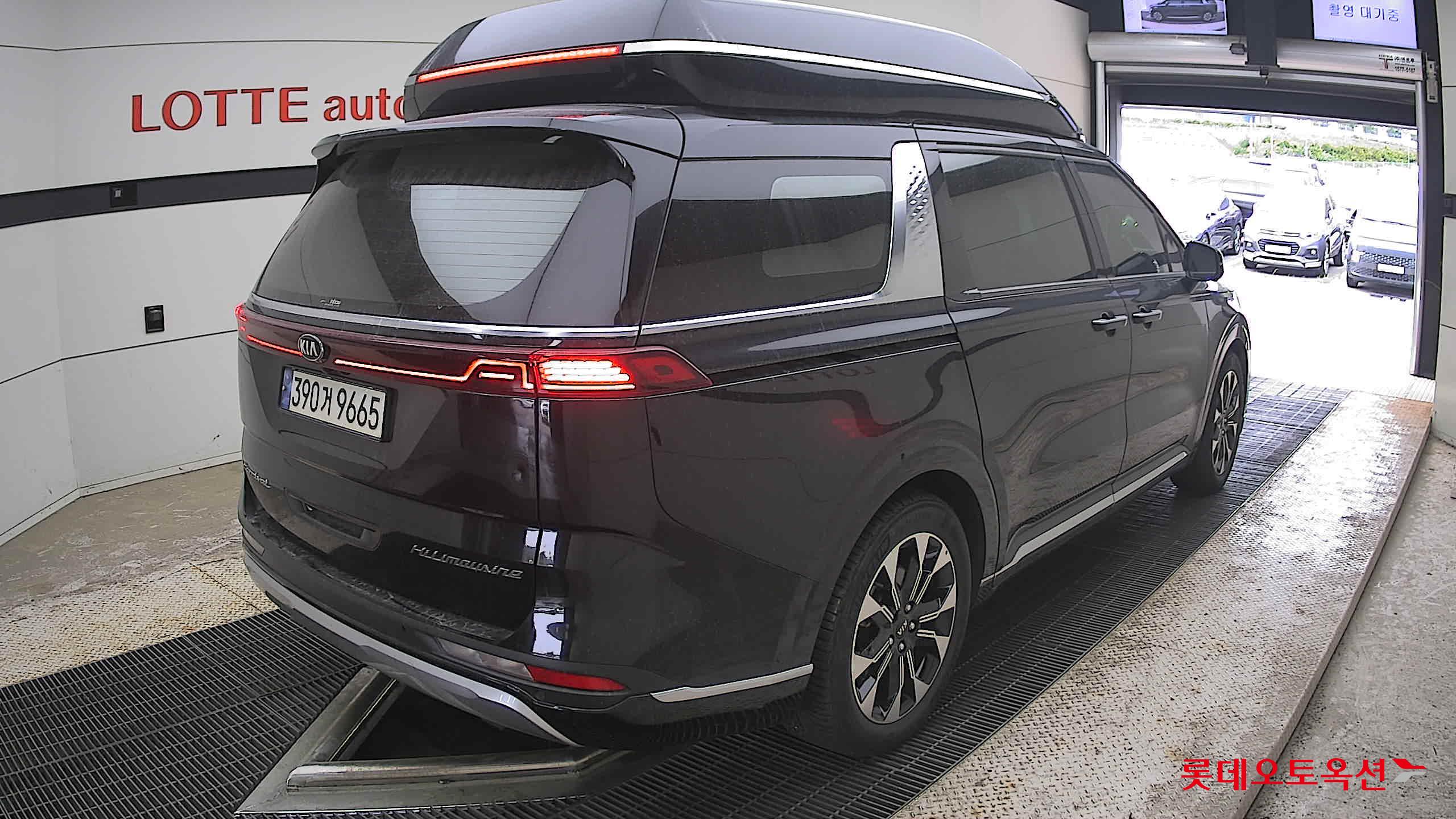2021 - kia carnival