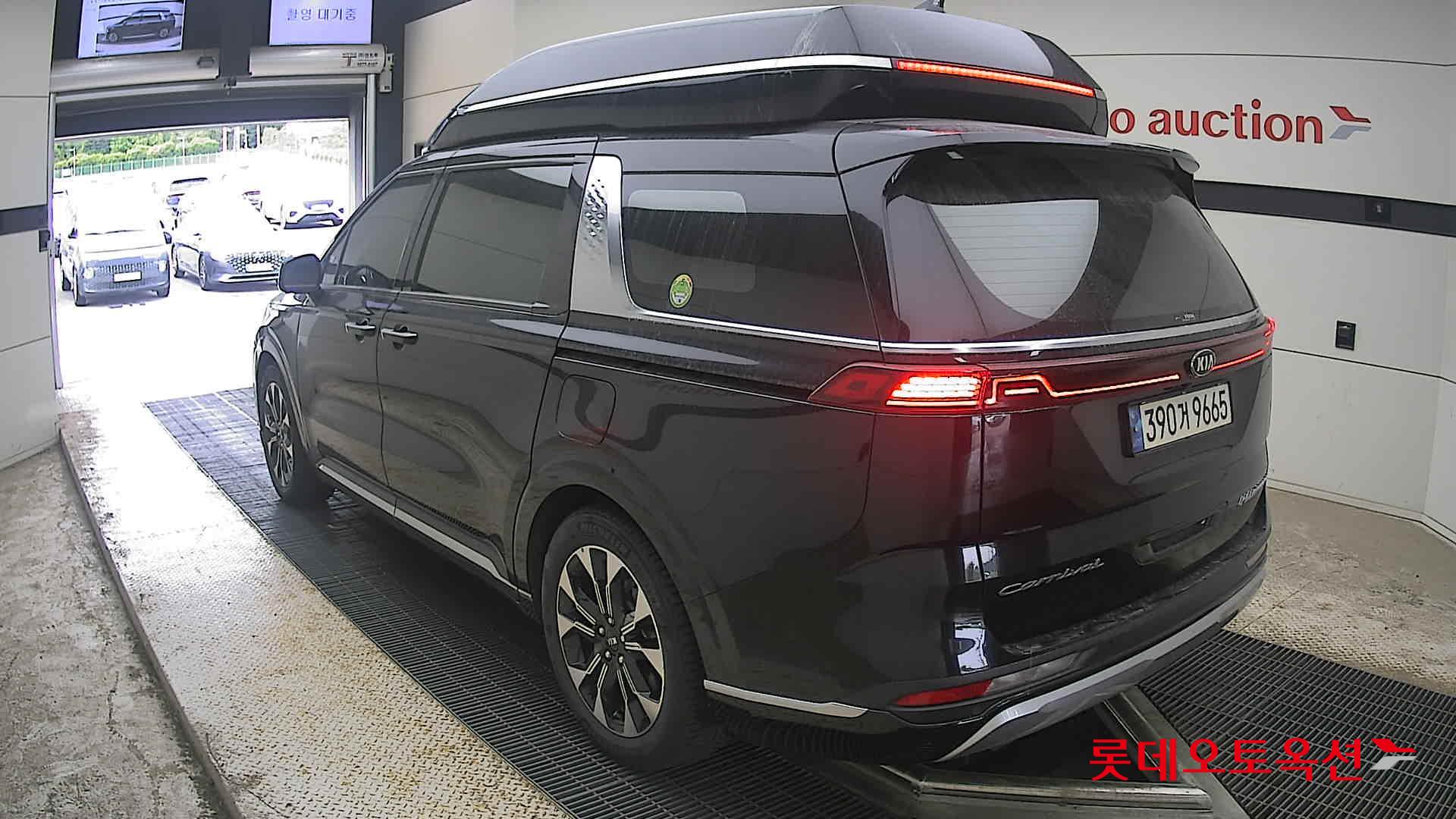 2021 - kia carnival