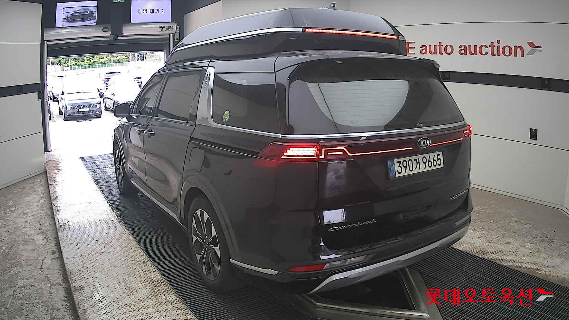 2021 - kia carnival
