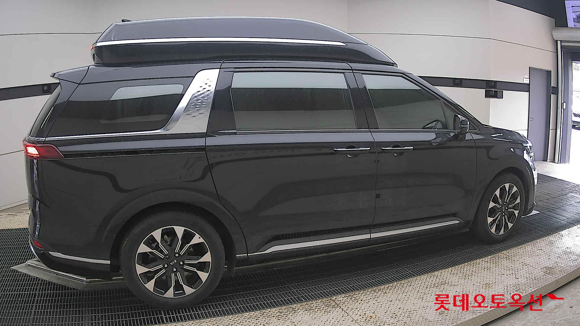 2021 - kia carnival