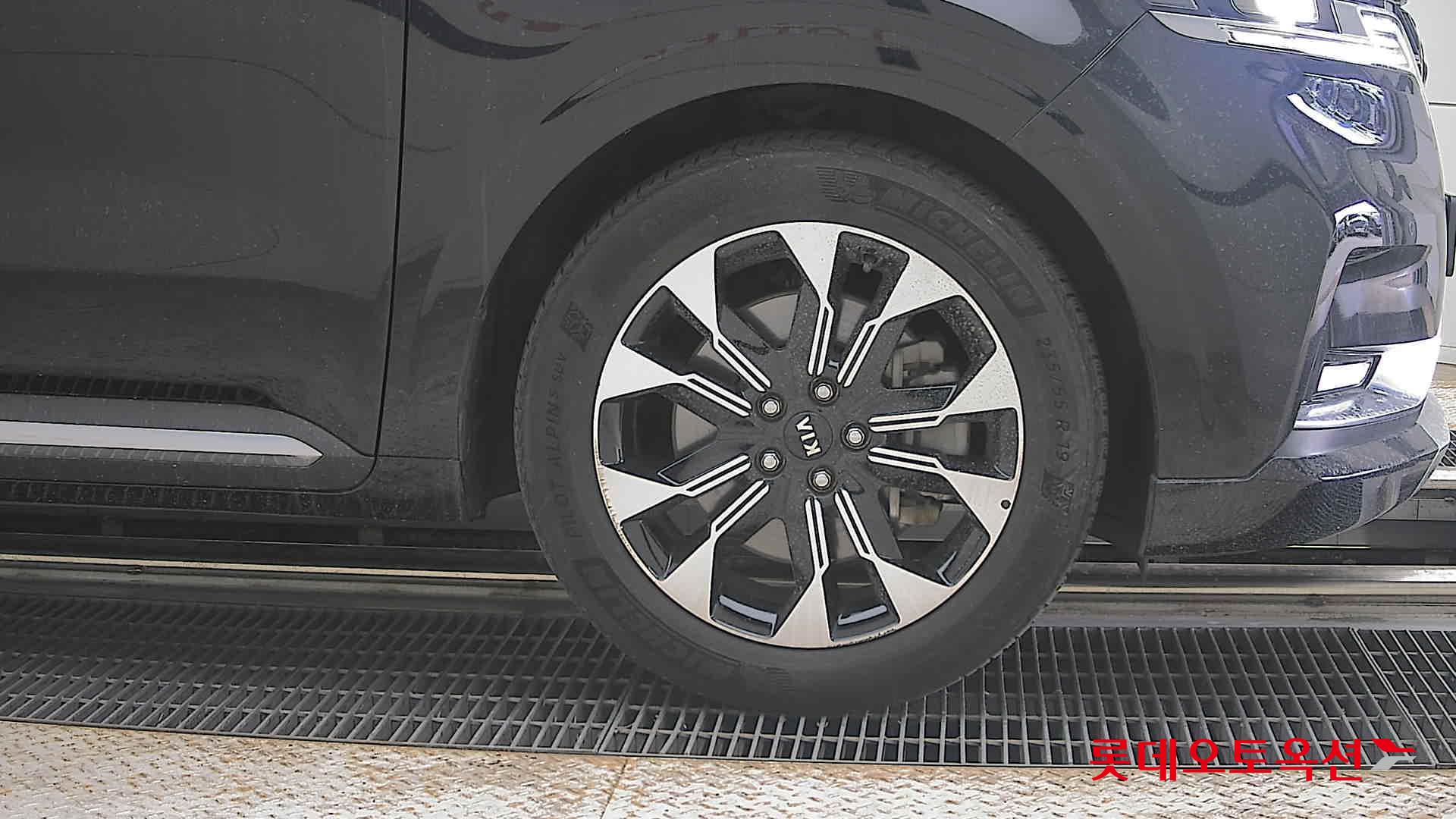 2021 - kia carnival