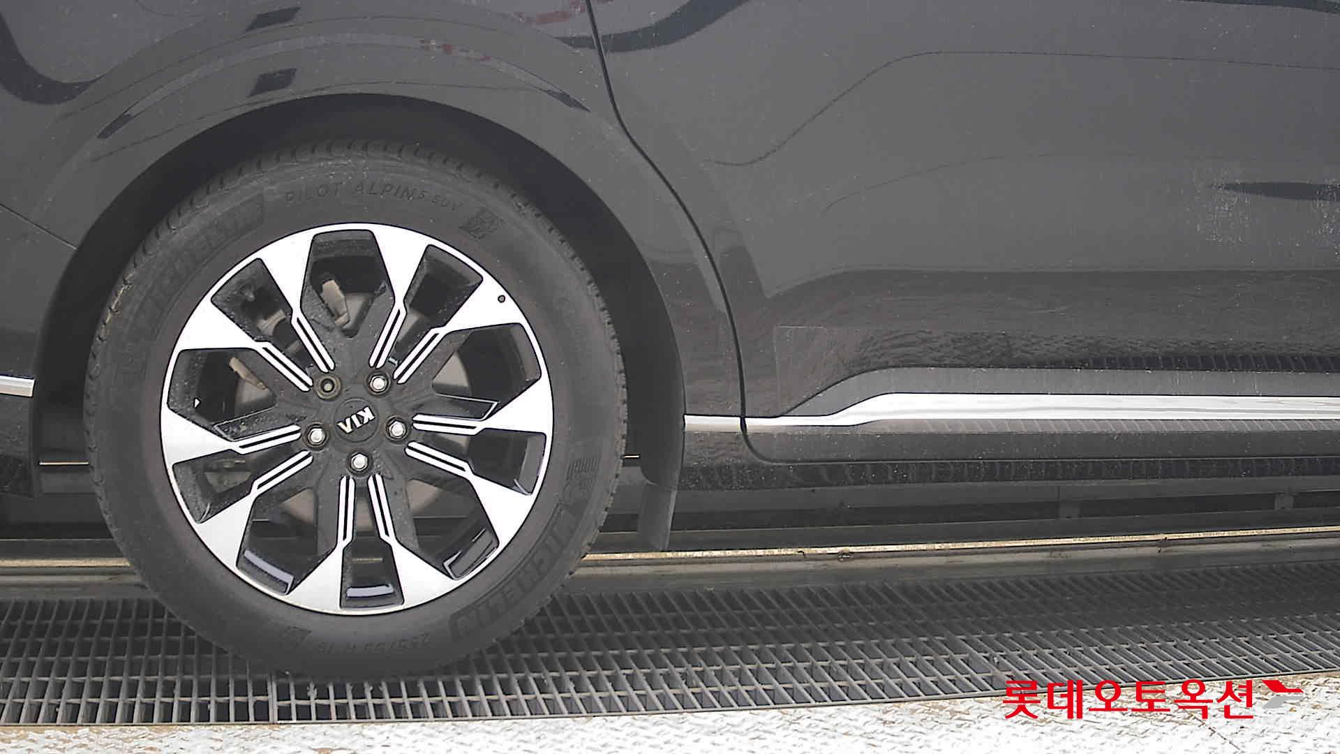 2021 - kia carnival